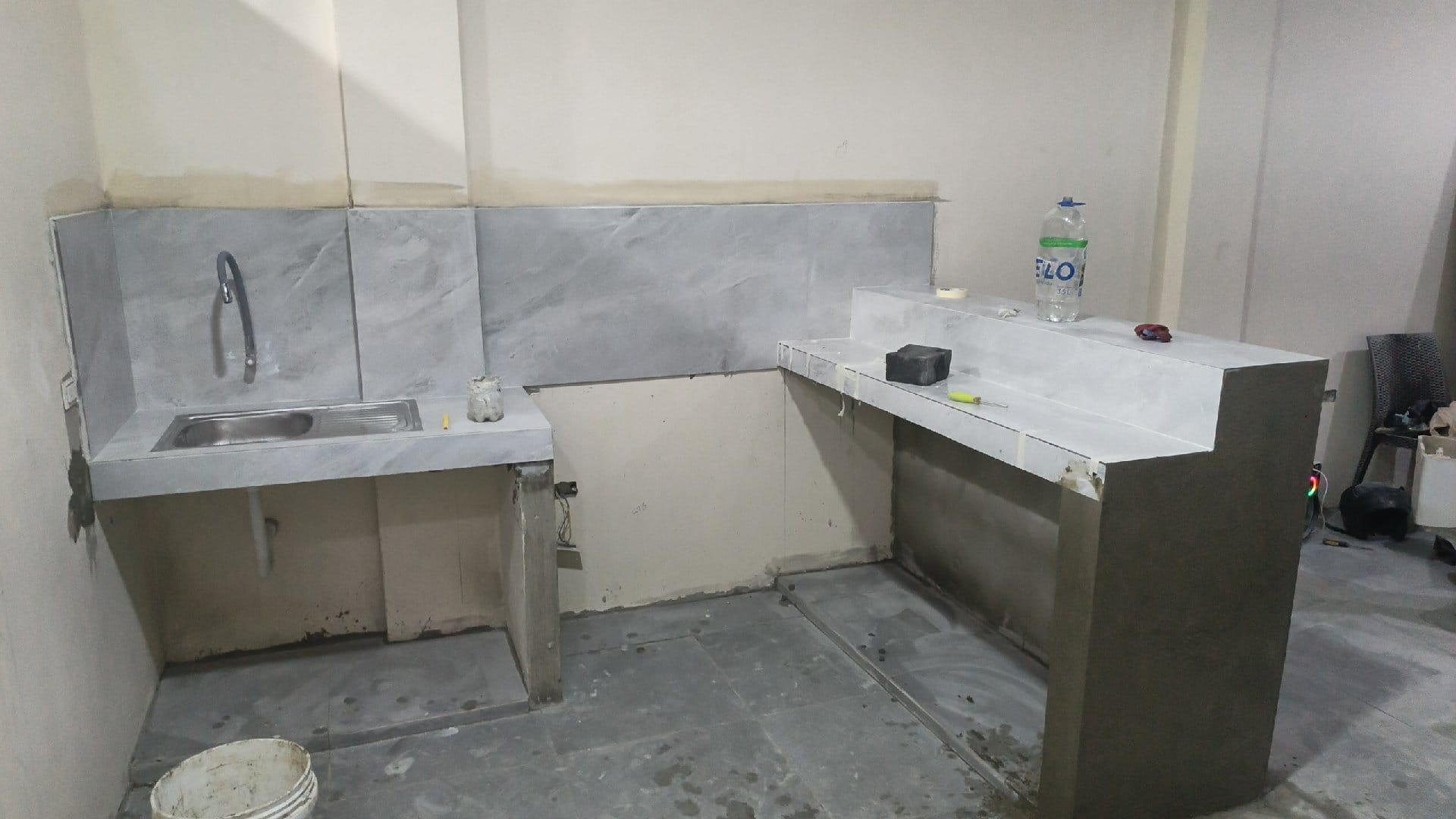 Albañil, trabajo completo
