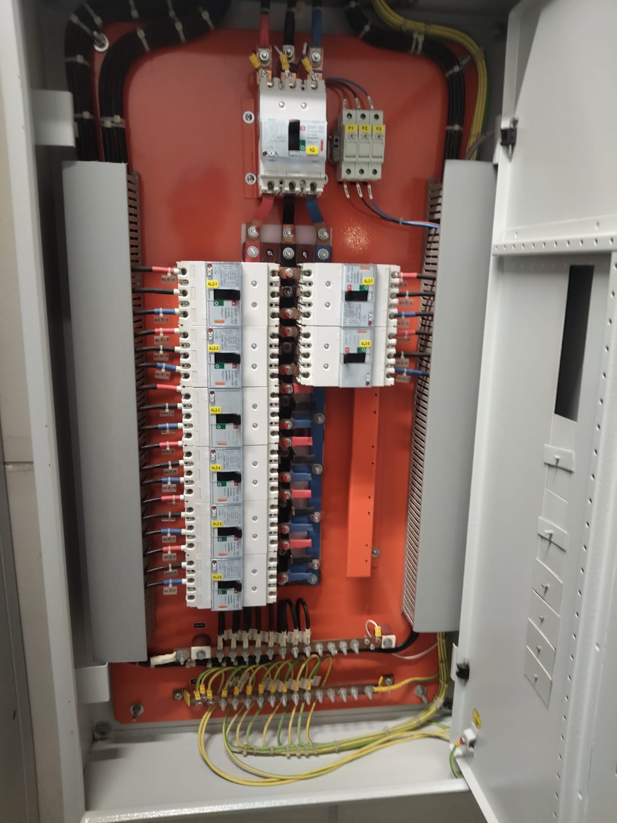 Instalación de tablero eléctrico
