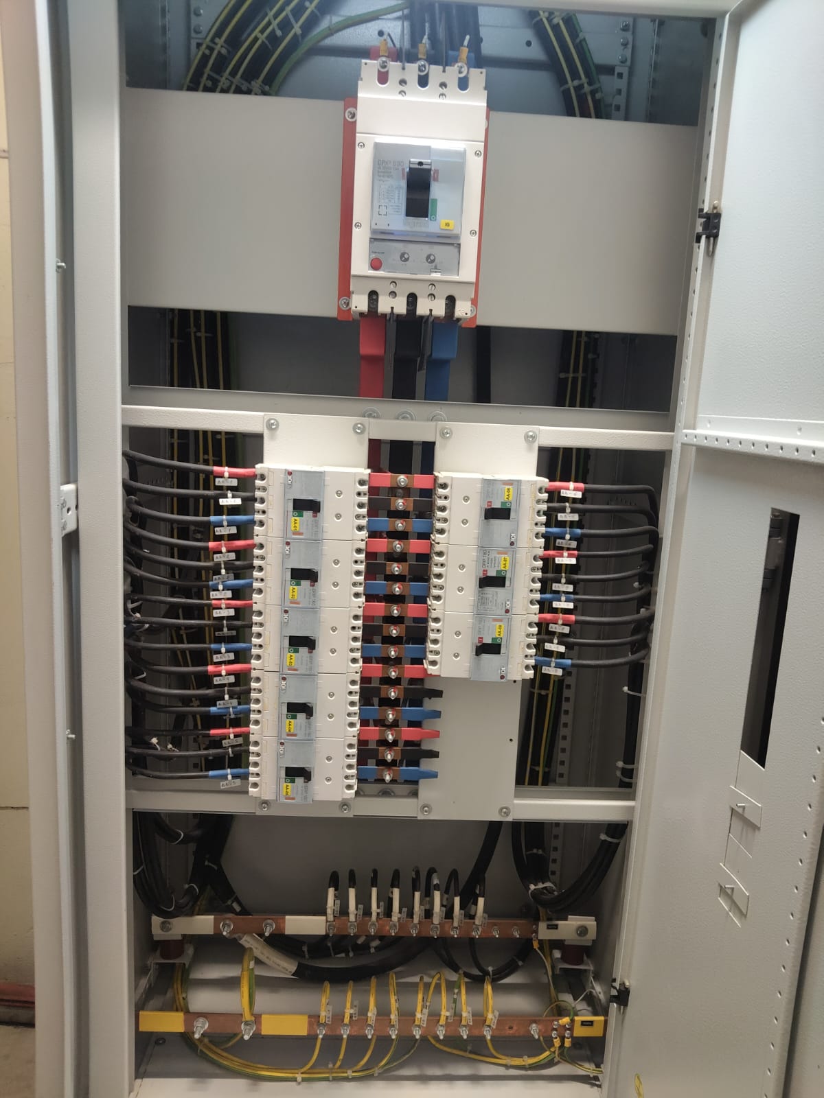 Instalación de tablero eléctrico